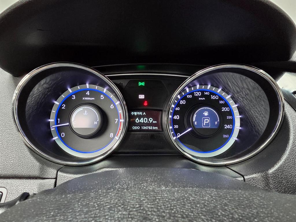 HYUNDAI Sonata - Vista 5