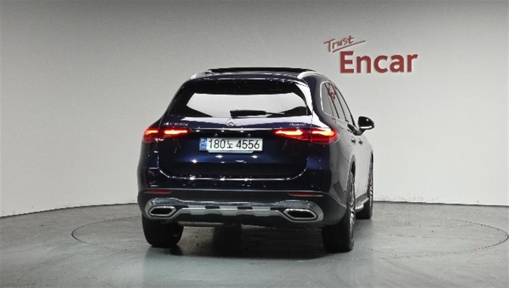 Mercedes Benz GLC Class - Vista 4