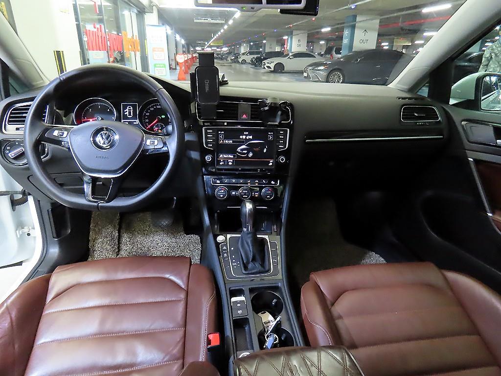 Volkswagen Golf - Vista 10