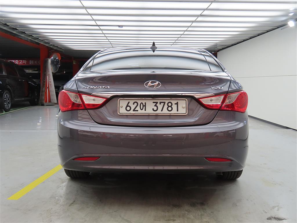 HYUNDAI Sonata - Vista 3