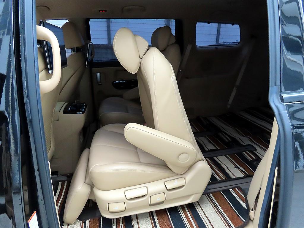 KIA Carnival - Vista 6