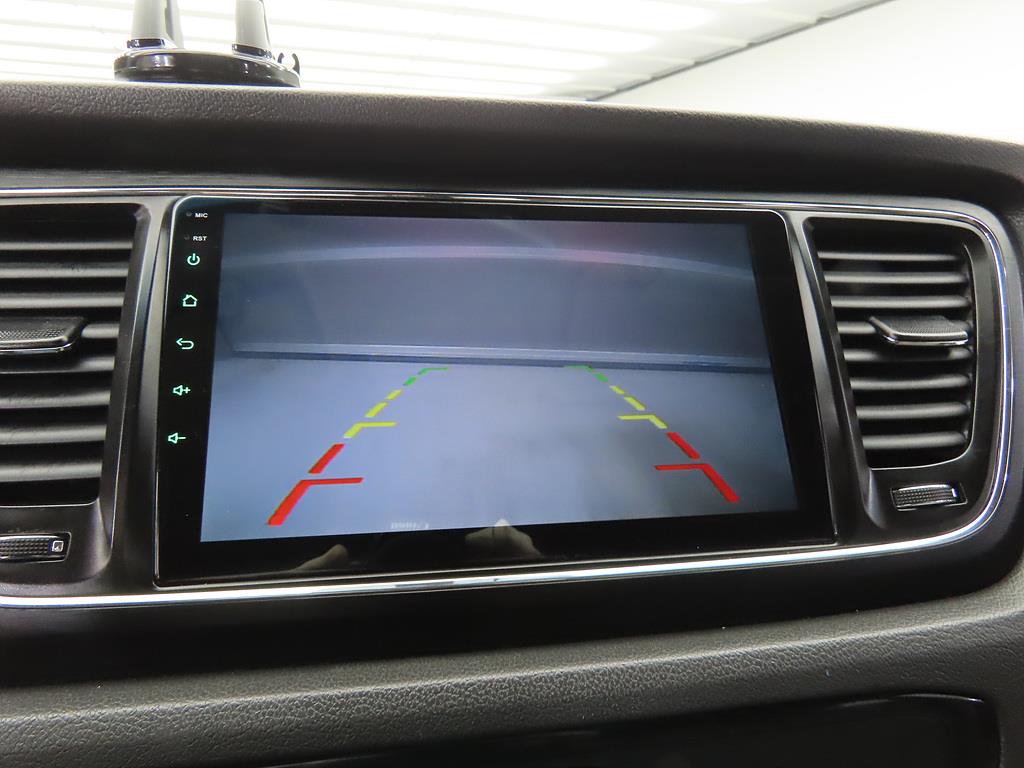 KIA Carnival - Vista 11