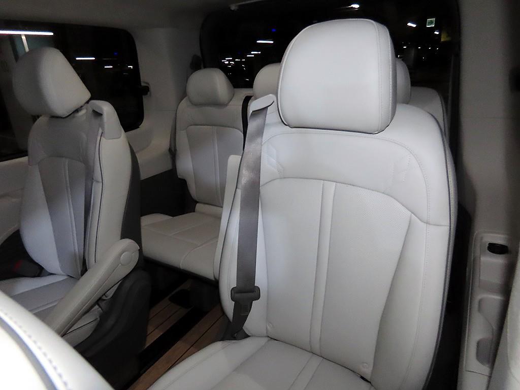 HYUNDAI Staria - Vista 8