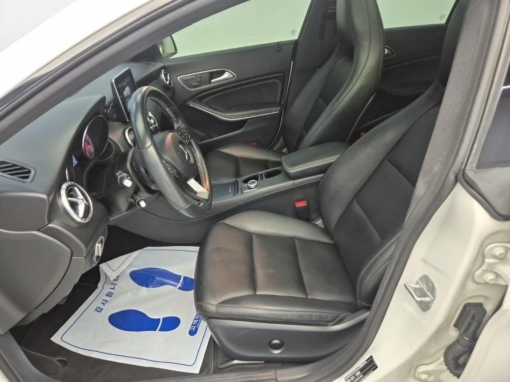 Mercedes Benz CLA Class - Vista 11