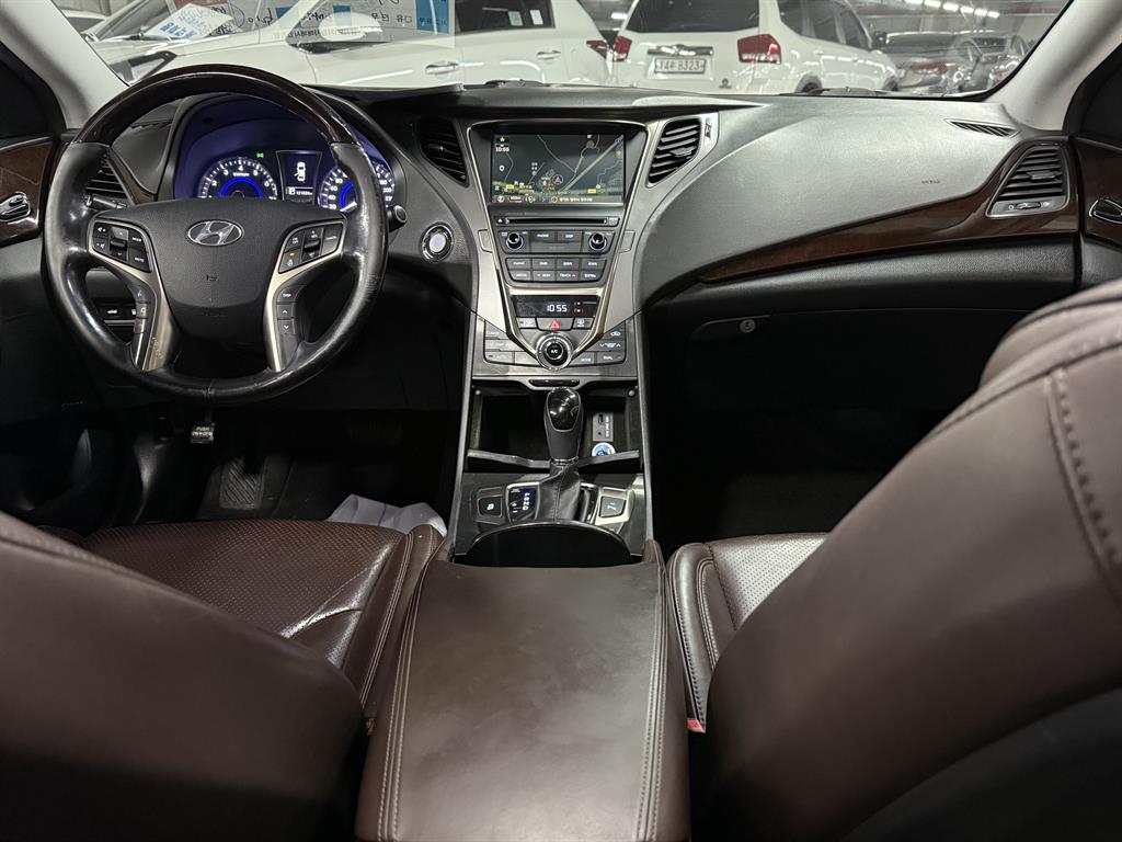 HYUNDAI Grandeur - Vista 8