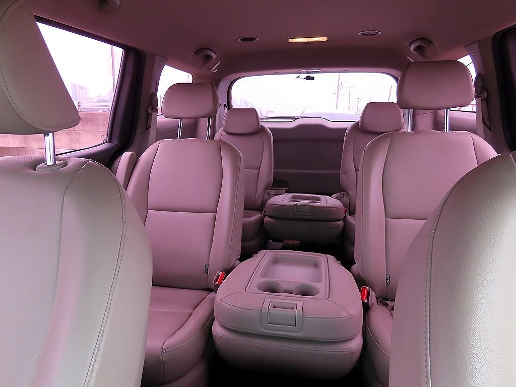 KIA Carnival - Vista 7