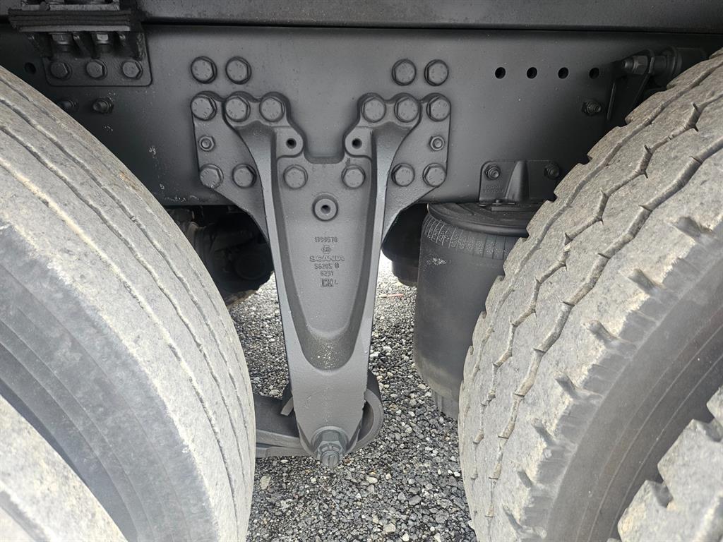 medium and large cargo truck - Vista 11