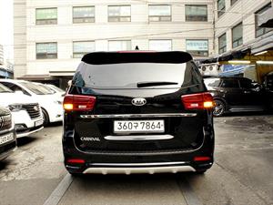 KIA Carnival - Vista 6