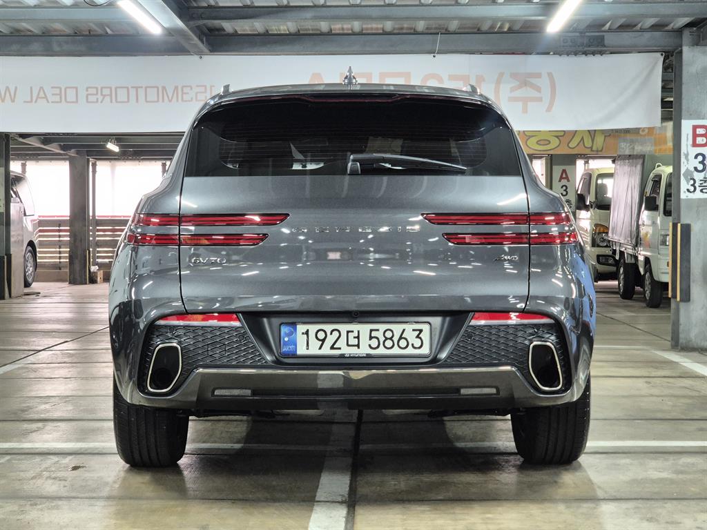 Genesis GV70 - Vista 4