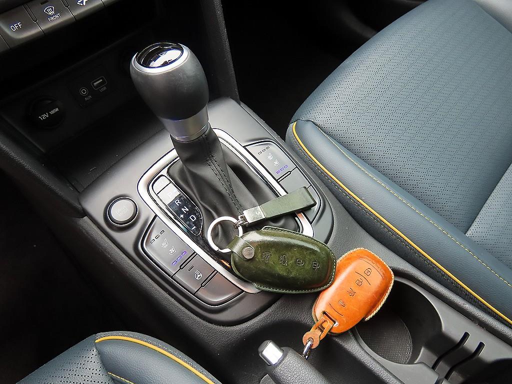 HYUNDAI Kona - Vista 12