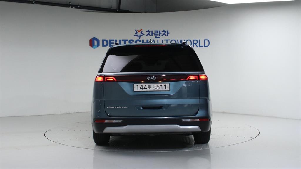 KIA Carnival - Vista 4