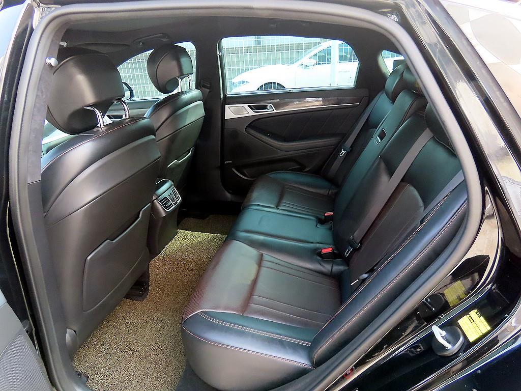 Genesis G80 - Vista 6