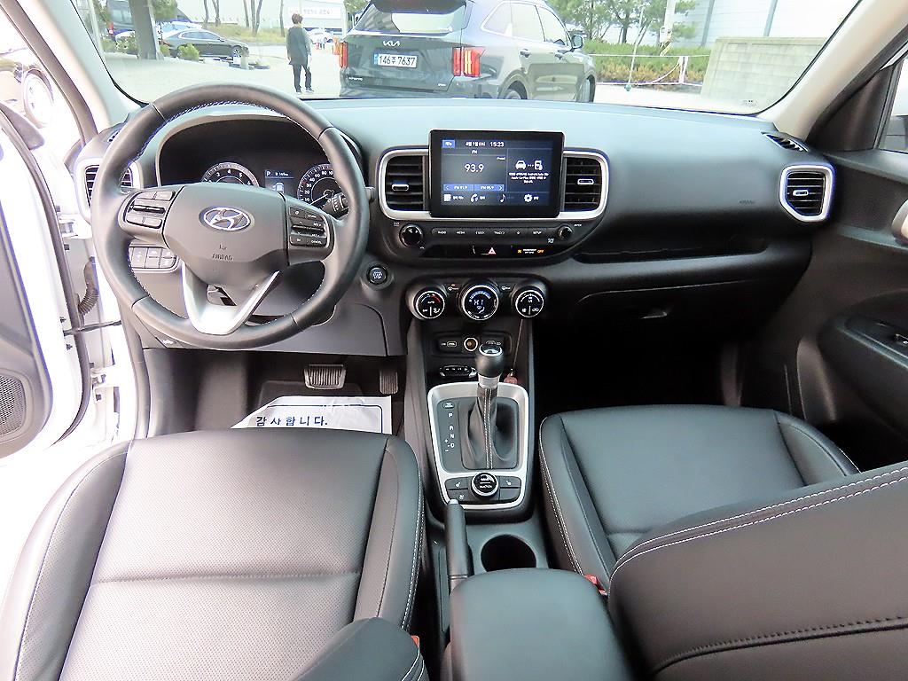 HYUNDAI Venue - Vista 9