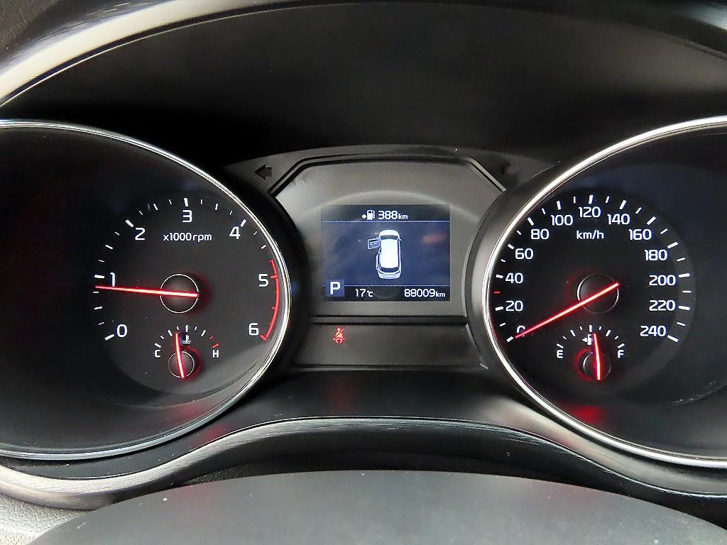 KIA Carnival - Vista 10