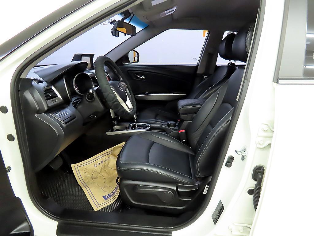 Ssangyong Tivoli - Vista 5