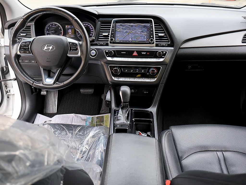 HYUNDAI Sonata - Vista 9