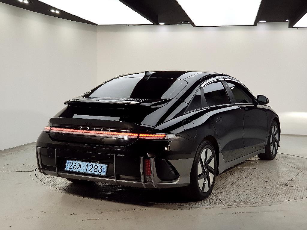 HYUNDAI Ioniq 6 - Vista 4