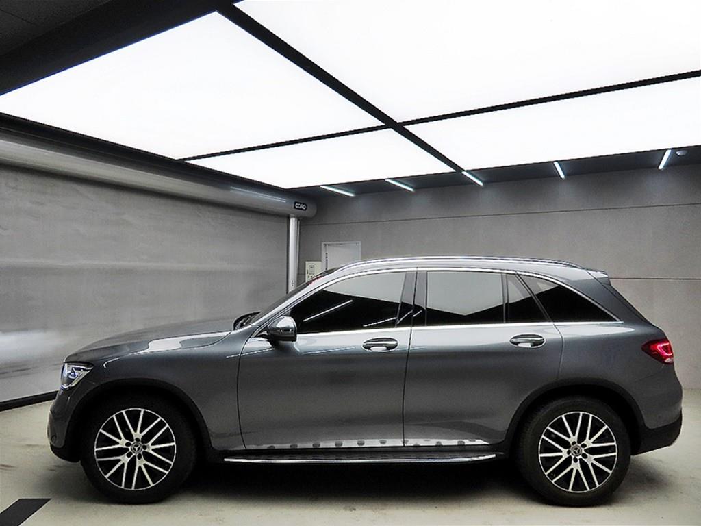 Mercedes Benz GLC Class - Vista 4