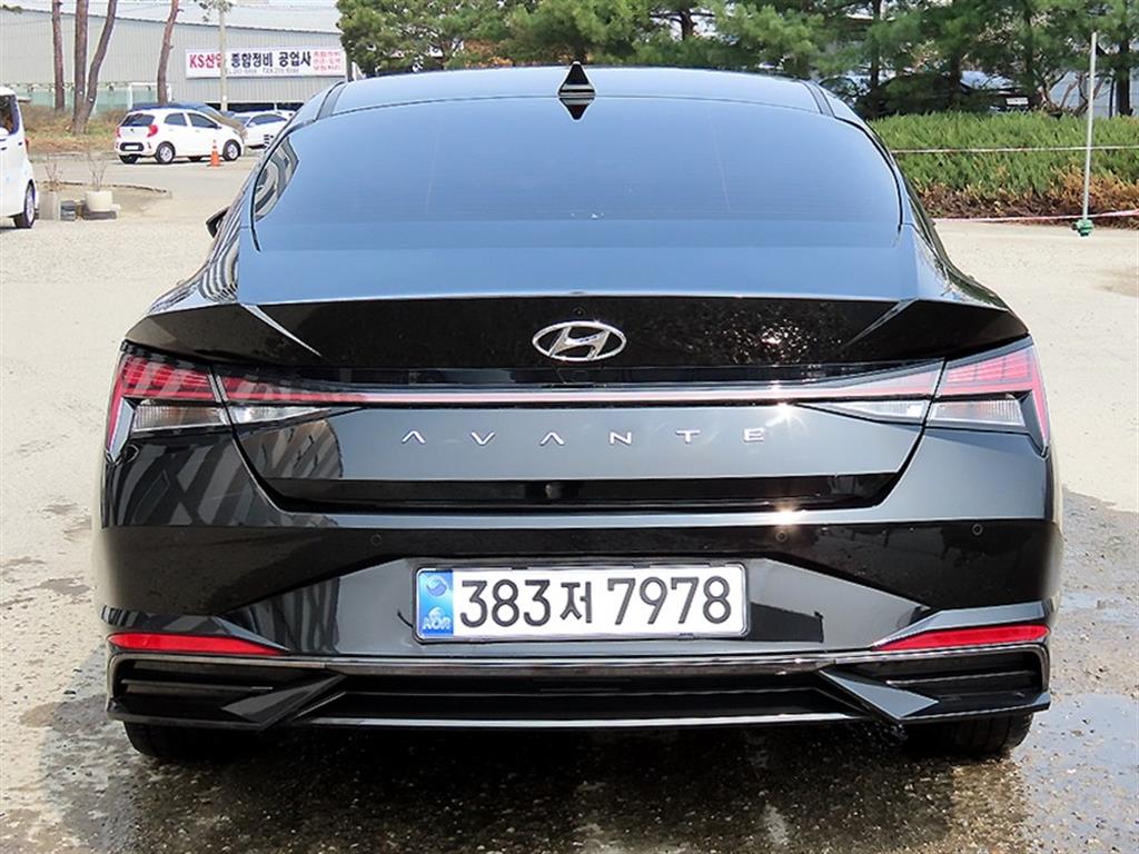 HYUNDAI Avante - Vista 4