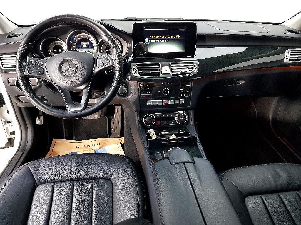 Mercedes Benz CLS Class - Vista 5