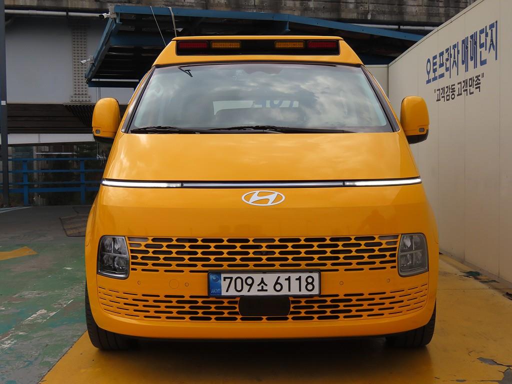 HYUNDAI Staria - Vista 2