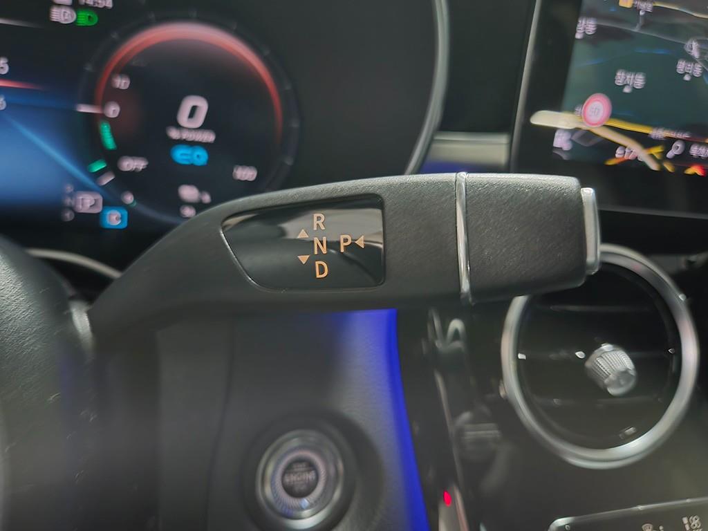 Mercedes Benz GLC Class - Vista 11