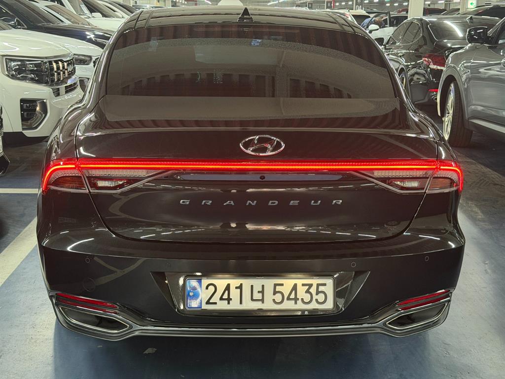 HYUNDAI Grandeur - Vista 5