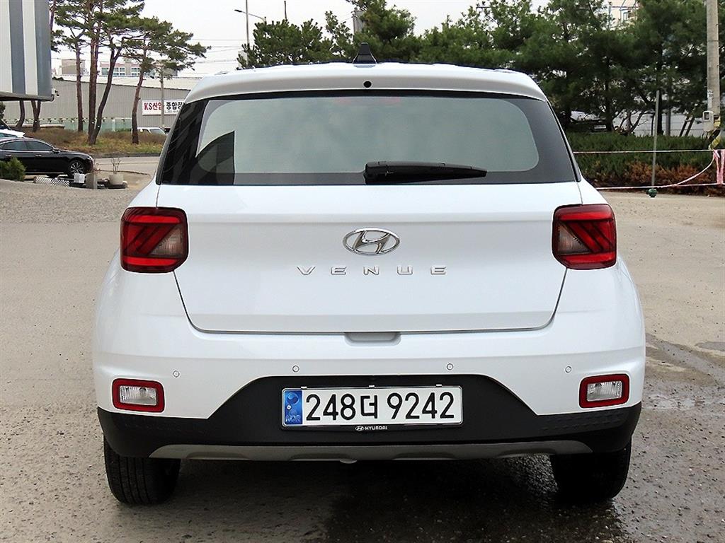 HYUNDAI Venue - Vista 4