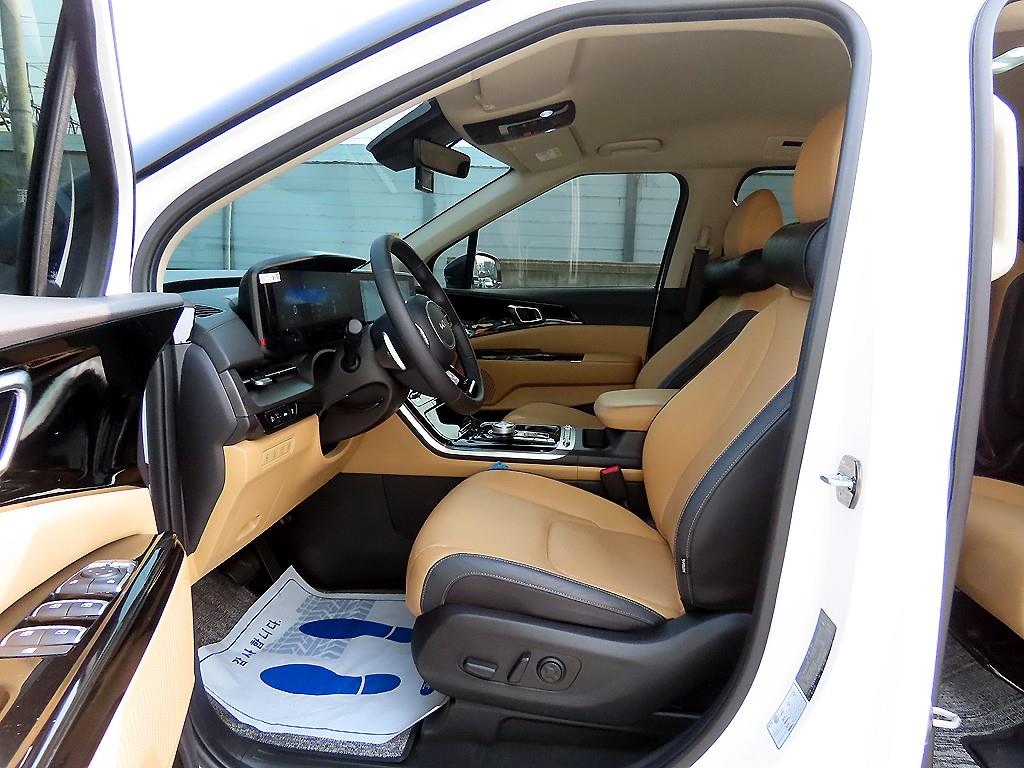 KIA Carnival - Vista 5