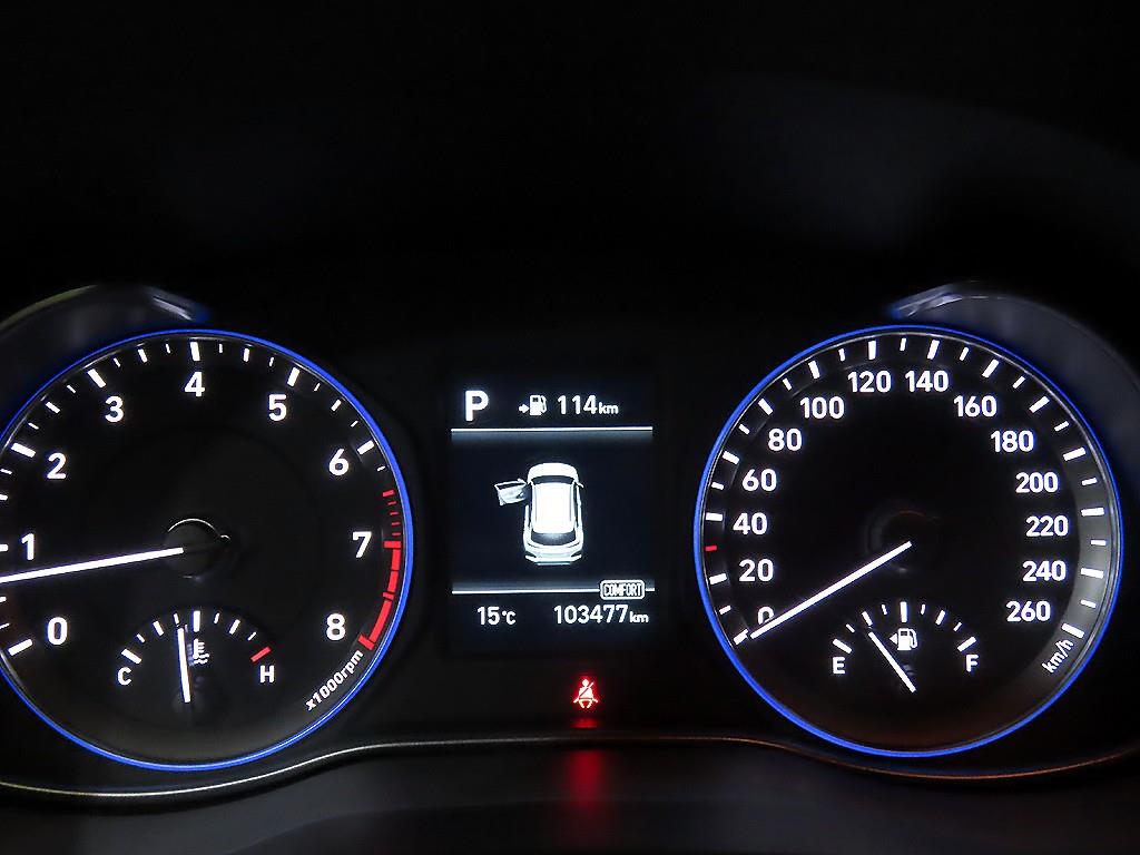 HYUNDAI Kona - Vista 9