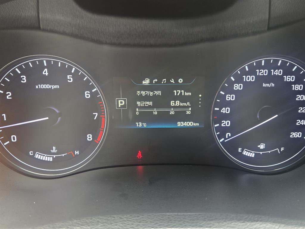 HYUNDAI Genesis - Vista 5