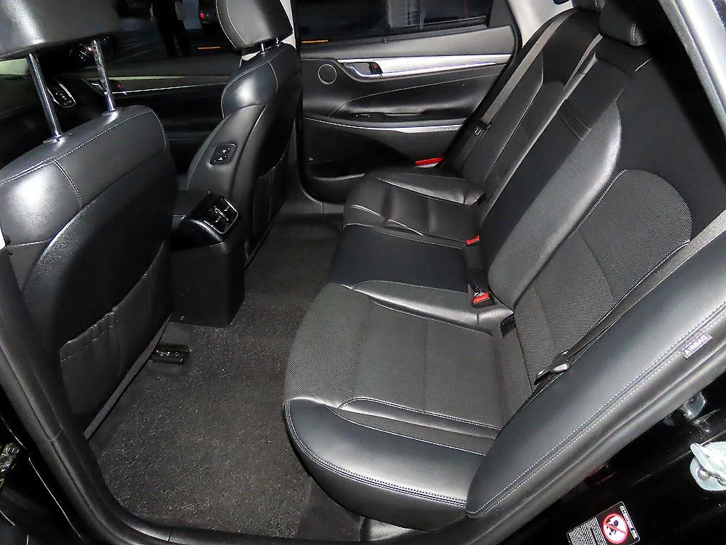 HYUNDAI Grandeur - Vista 7