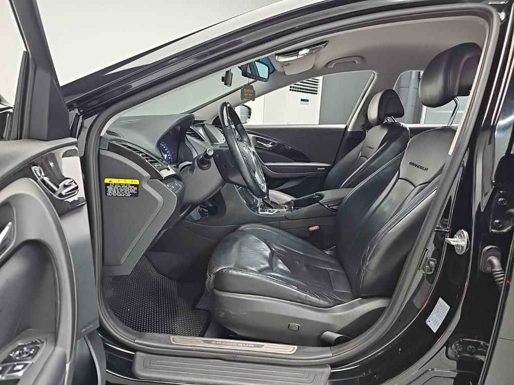 HYUNDAI Grandeur - Vista 9