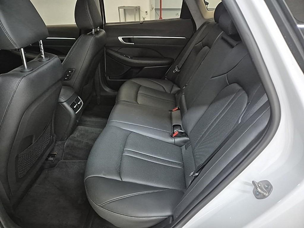 HYUNDAI Sonata - Vista 8