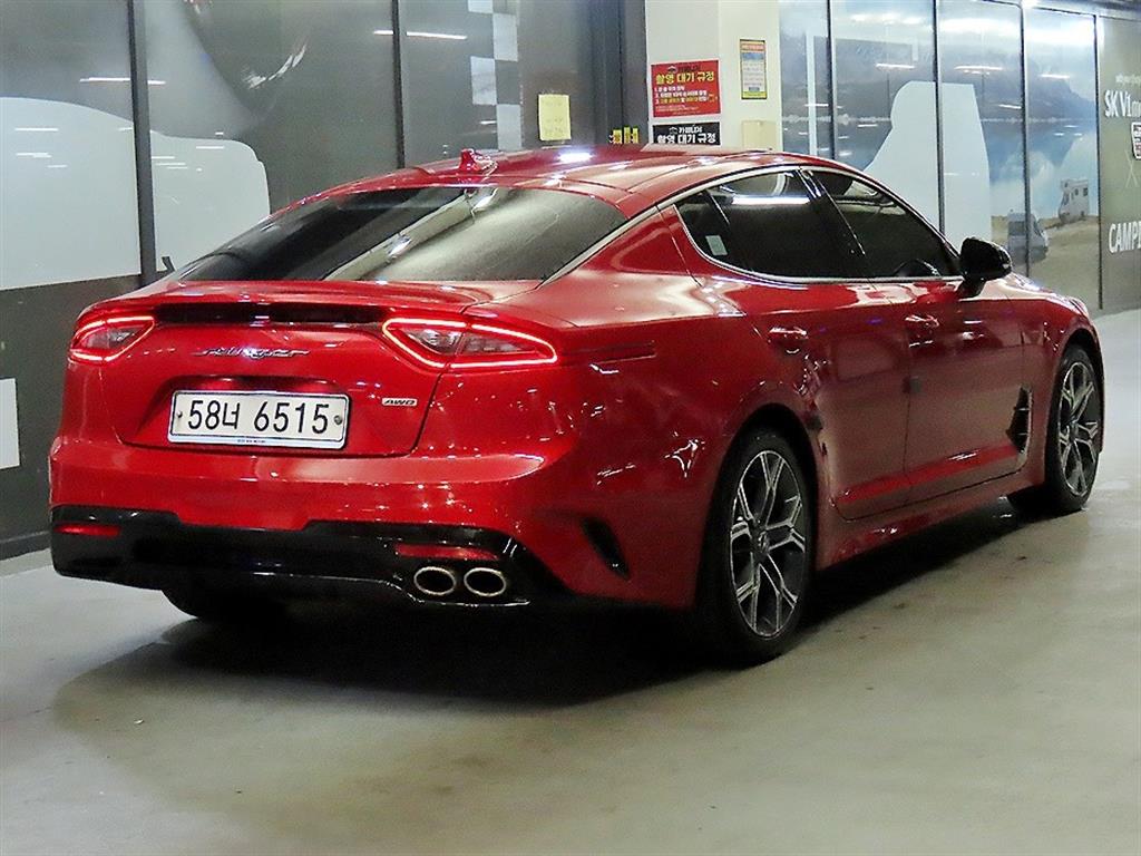 KIA Stinger - Vista 4