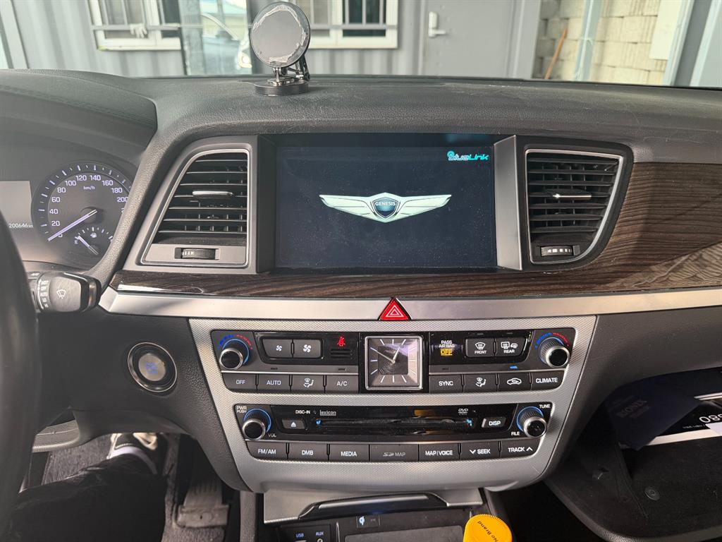 Genesis G80 - Vista 8