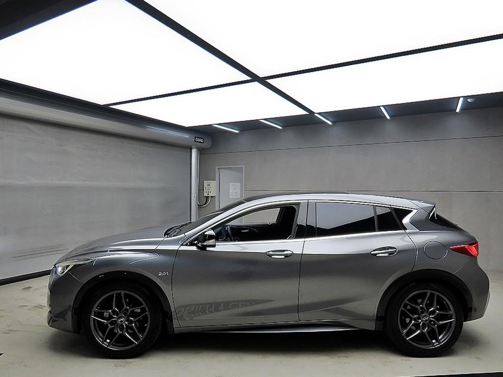 Infiniti Q - Vista 4