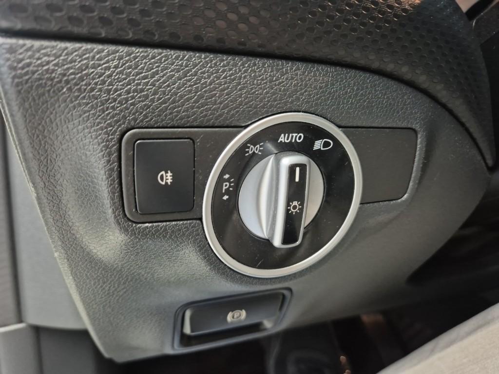 Mercedes Benz A Class 2017 Blanco - Importación desde Corea - HF Imports Iquique - Foto 17