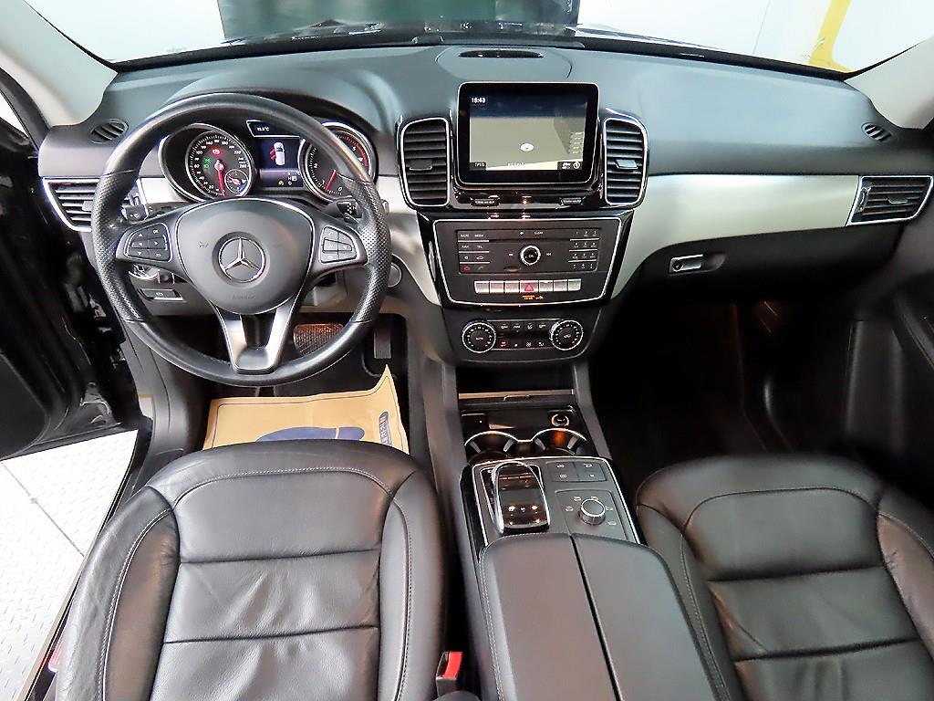 Mercedes Benz GLE Class - Vista 7
