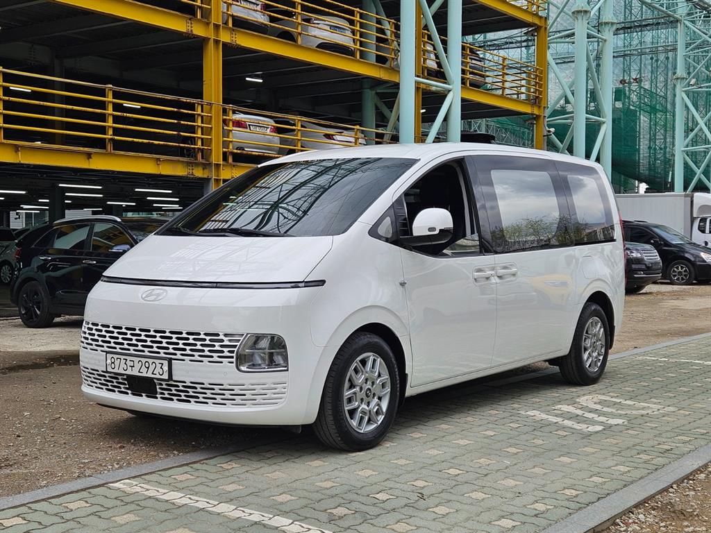 HYUNDAI Staria - Vista 5