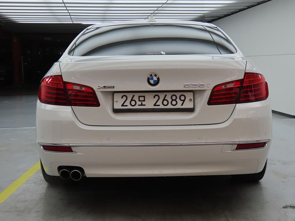BMW 5 Series - Vista 4
