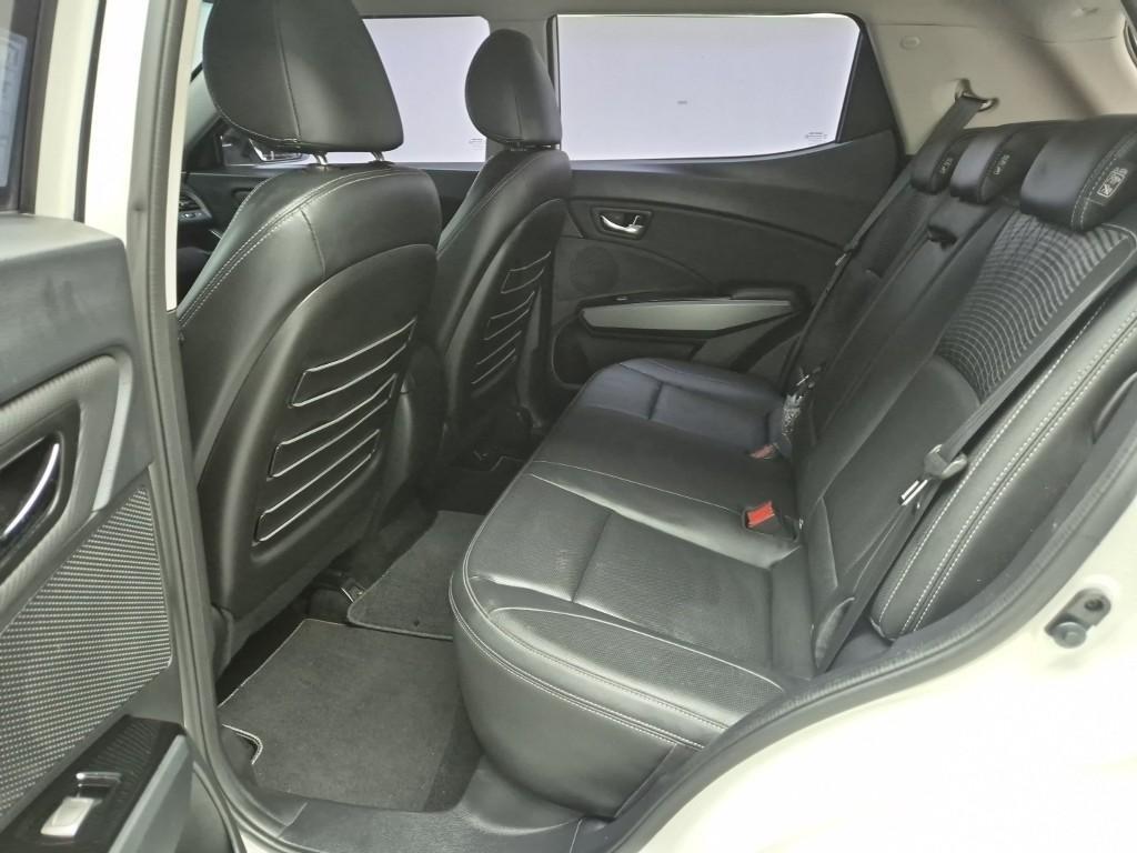 Ssangyong Tivoli - Vista 10