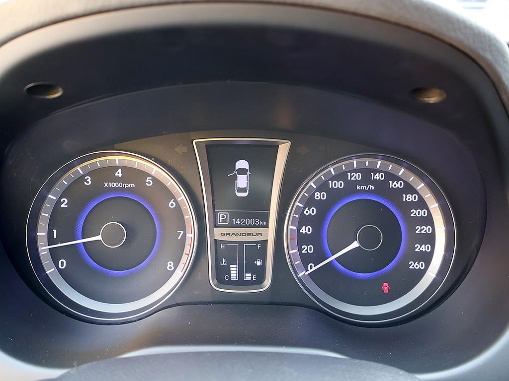 HYUNDAI Grandeur - Vista 11