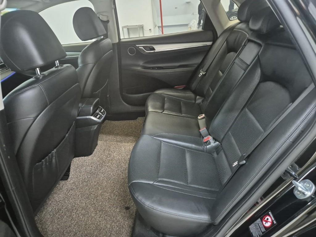 HYUNDAI Grandeur - Vista 10