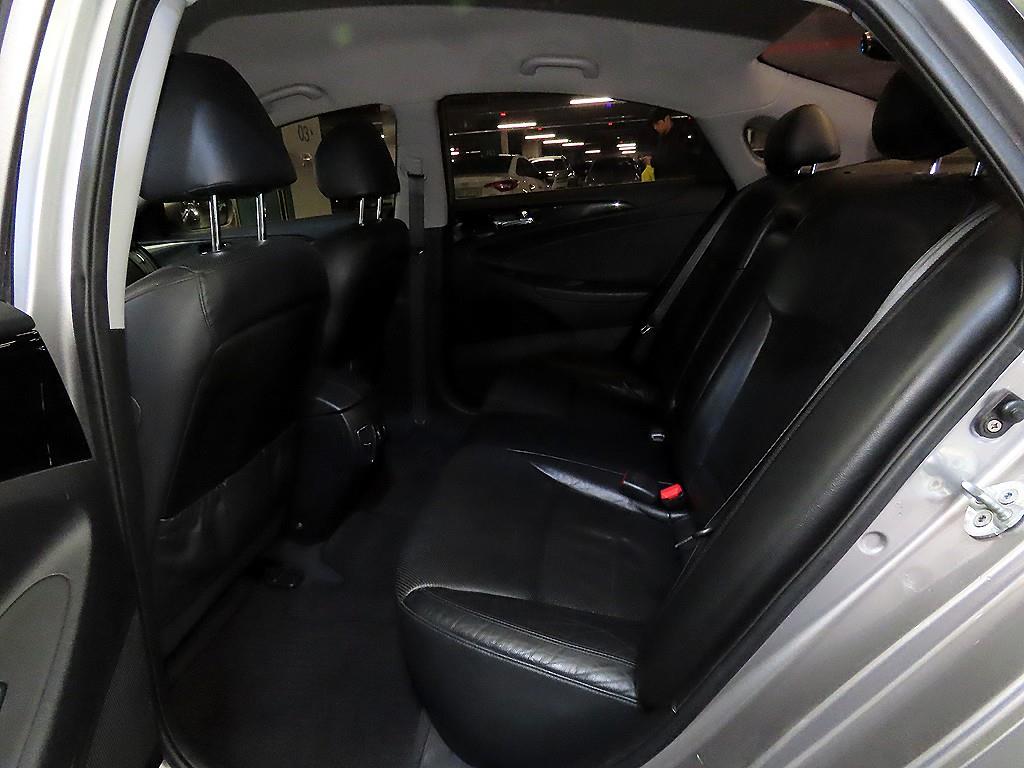 HYUNDAI Sonata - Vista 7