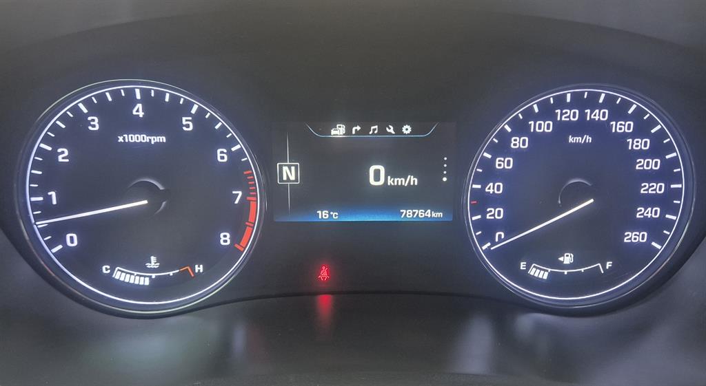 HYUNDAI Genesis - Vista 8