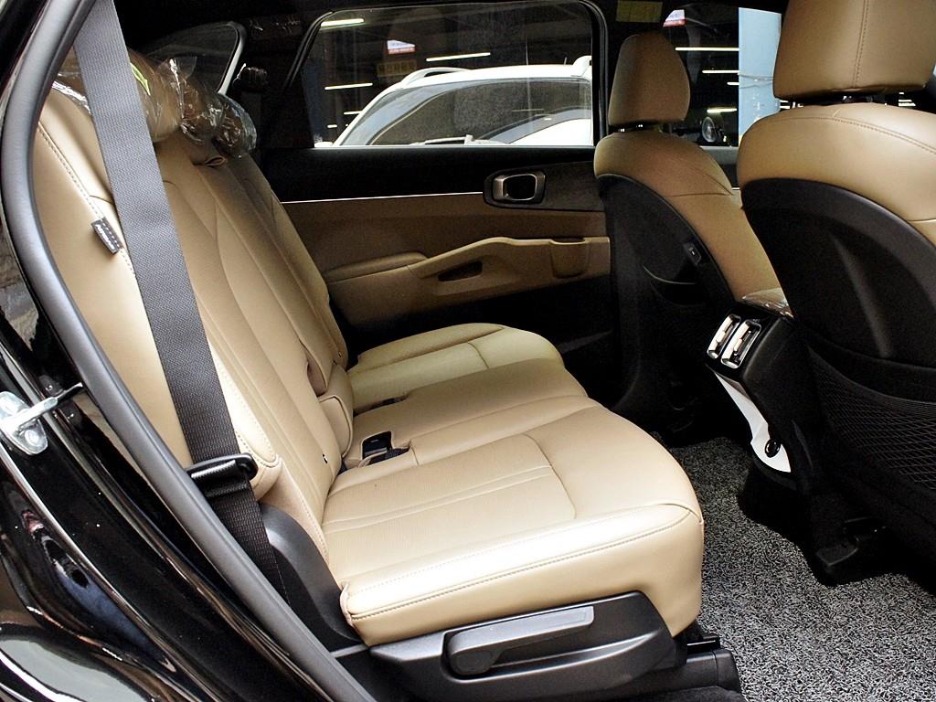 KIA Sorento - Vista 11