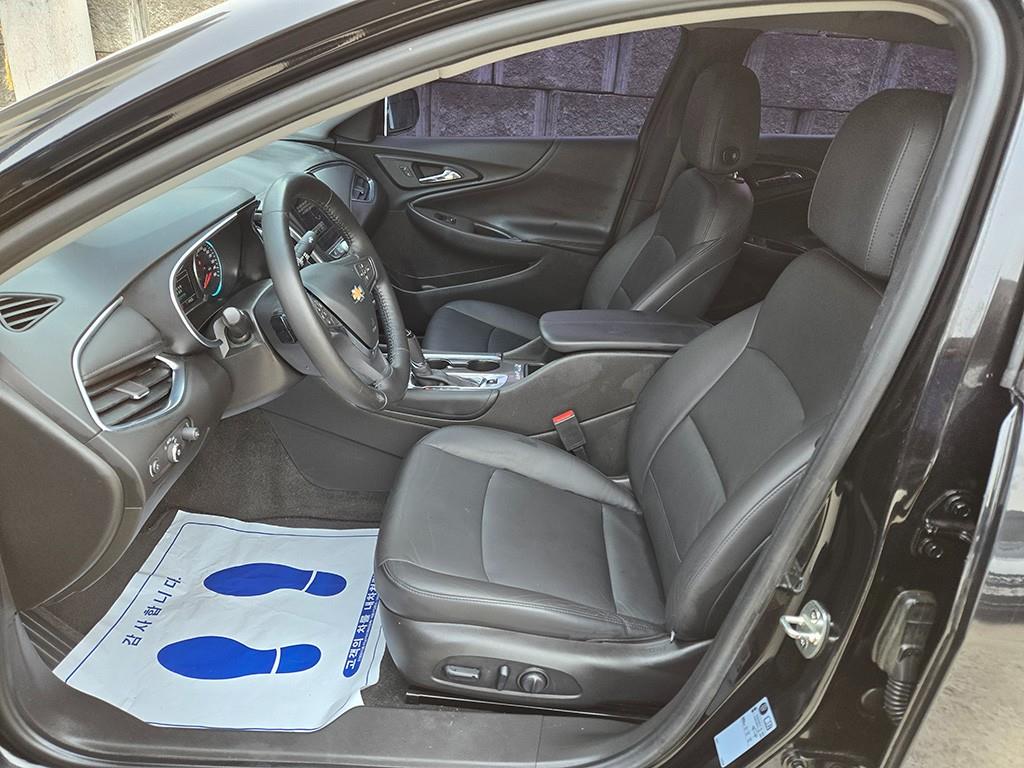 Chevrolet Malibu - Vista 5