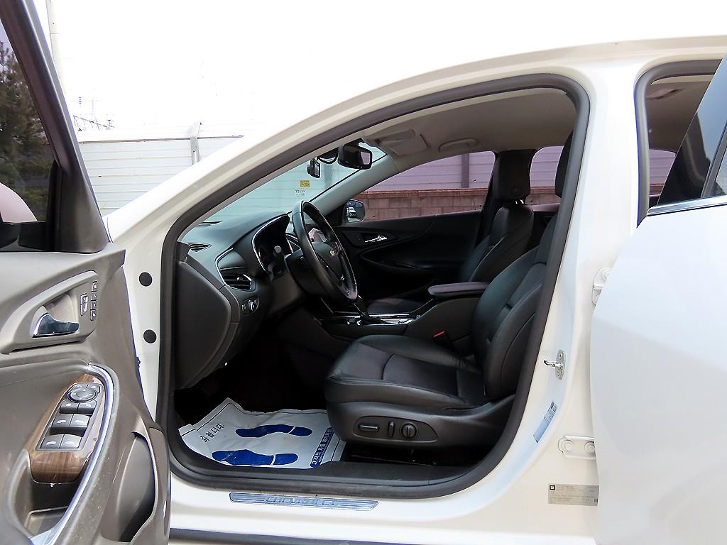 Chevrolet Malibu - Vista 5