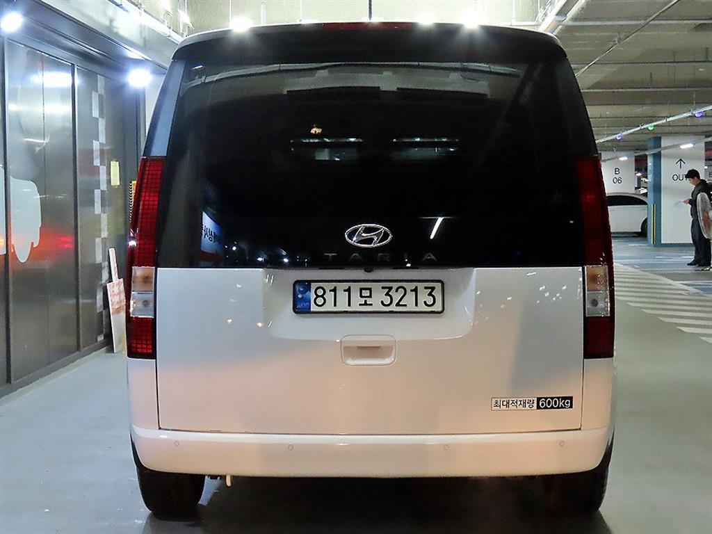 HYUNDAI Staria - Vista 5